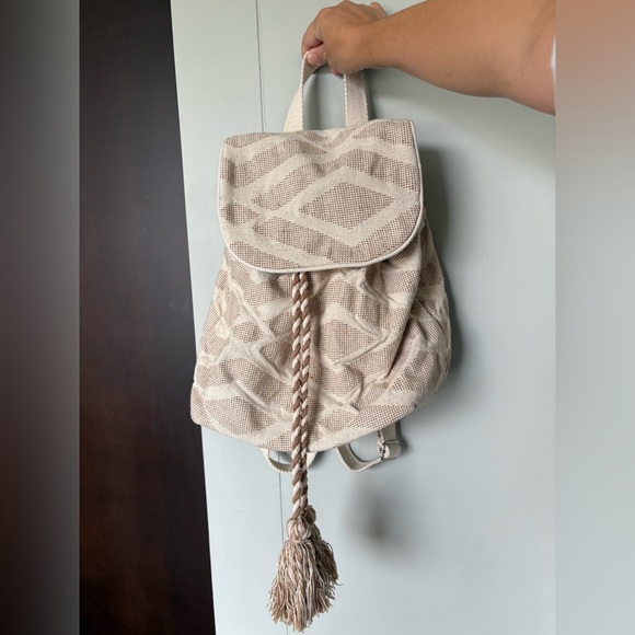 NWT Beige Geometric Patterned Backpack - Picture 4 of 10
